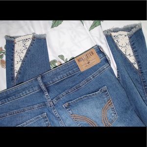 Hollister high rise crop, raw hem jeans!✨Like new!